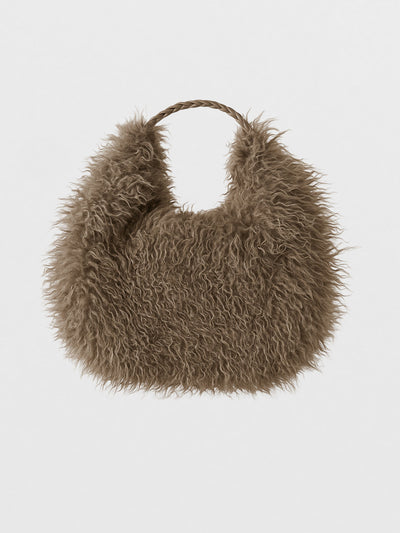 Bolso de pelo marrón ovalado