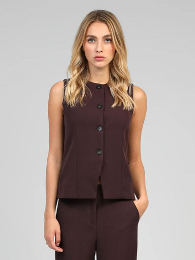 Chaleco de botones color vino