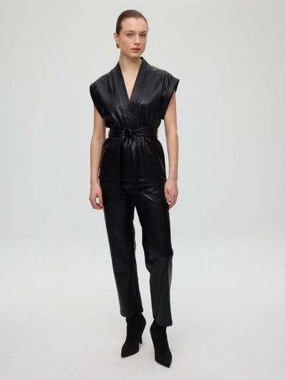 Pantalón de color negro